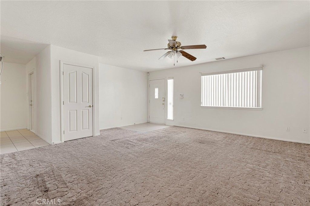 Image 6 of property listing at 11281 4th, Hesperia, CA 92345
