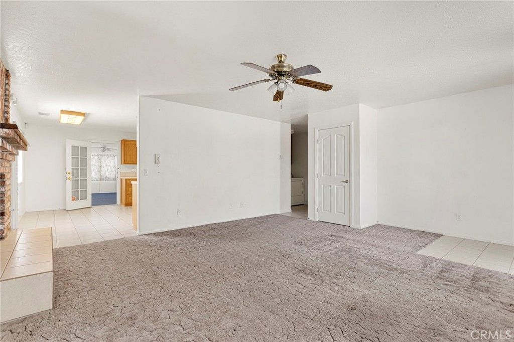 Image 9 of property listing at 11281 4th, Hesperia, CA 92345