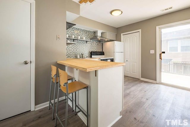 135 Coleridge Court, Carrboro, NC 27510