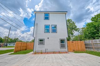8125 Eastover Street AB, Houston, TX 77028