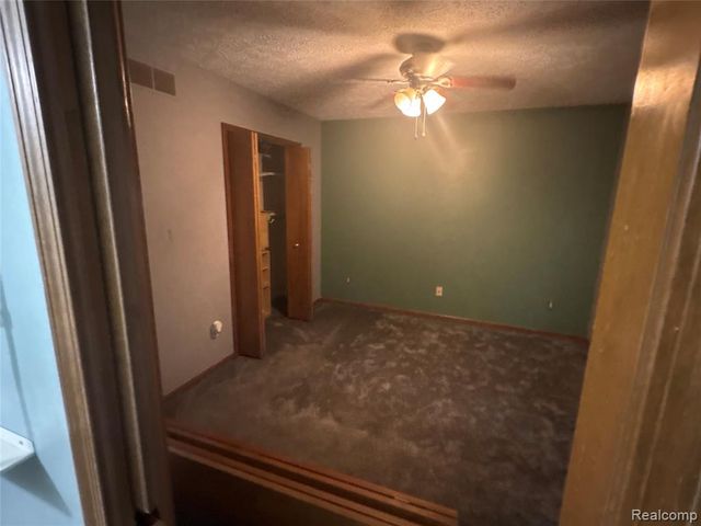 2485 Wellington Avenue, Howell, MI 48843