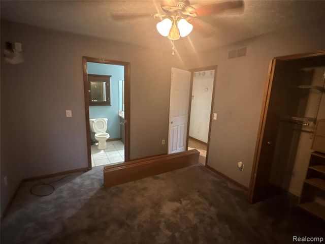 2485 Wellington Avenue, Howell, MI 48843