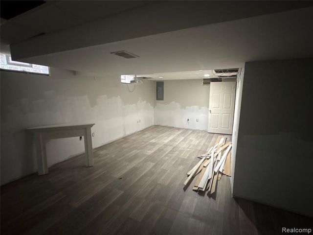 2485 Wellington Avenue, Howell, MI 48843