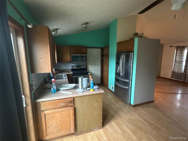 2485 Wellington Avenue, Howell, MI 48843