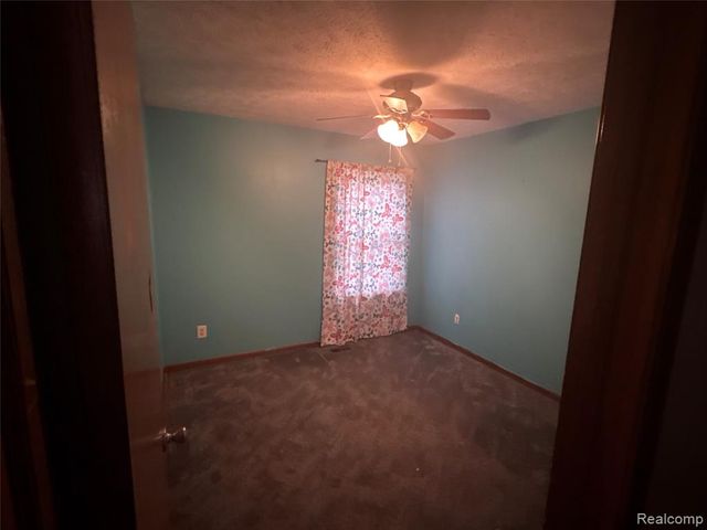 2485 Wellington Avenue, Howell, MI 48843