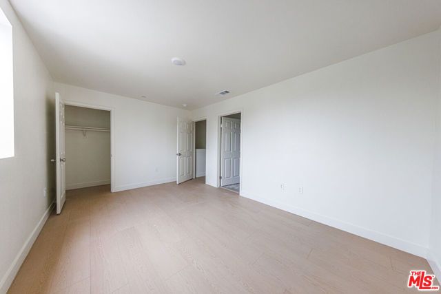 946 E 21st Street, Los Angeles, CA 90011