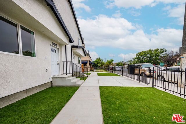 946 E 21st Street, Los Angeles, CA 90011