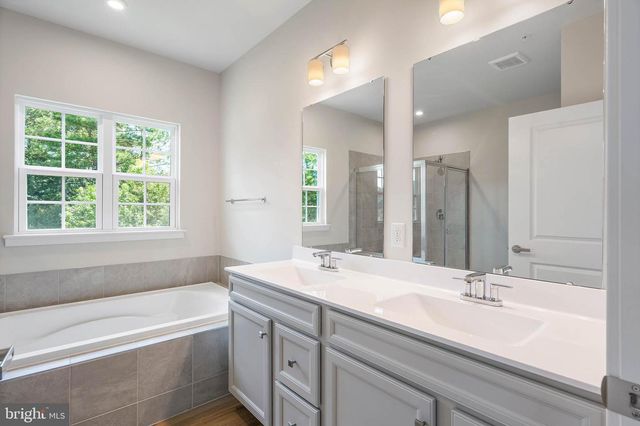 10785 WINDMILL CREEK LN, Berlin, MD 21811