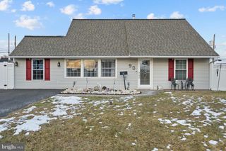 90 COBALT RIDGE DR E #E, Levittown, PA 19057