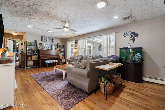 330 Riviera Drive, Forked River, NJ 08731