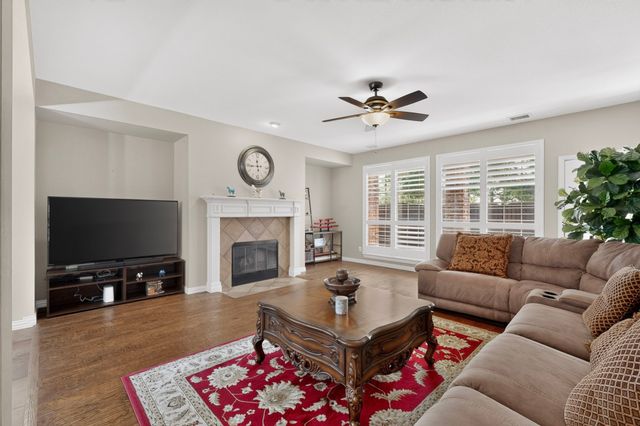 15827 Buffalo Creek Drive, Frisco, TX 75035