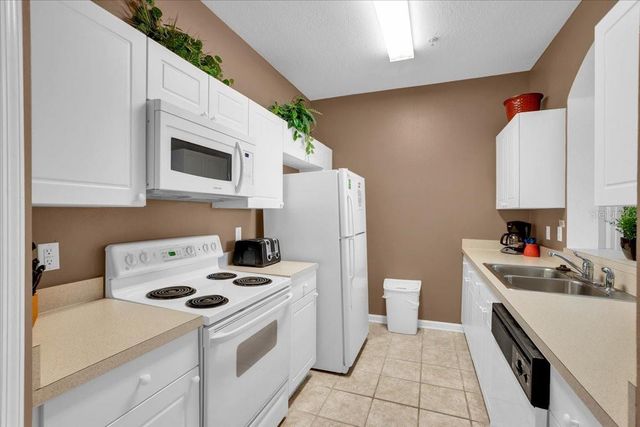 2307 SILVER PALM DRIVE 102, Kissimmee, FL 34747