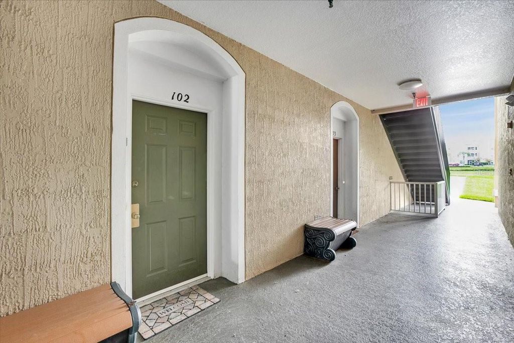 Image 12 of property listing at 2307 SILVER PALM DRIVE 102, Kissimmee, FL 34747