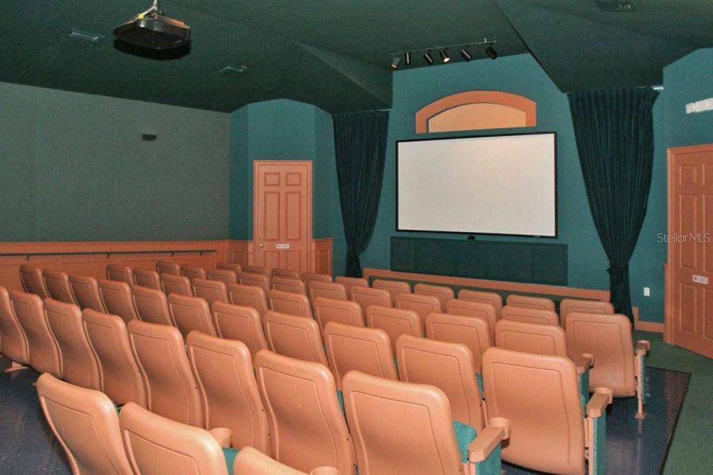 Image 16 of property listing at 2307 SILVER PALM DRIVE 102, Kissimmee, FL 34747