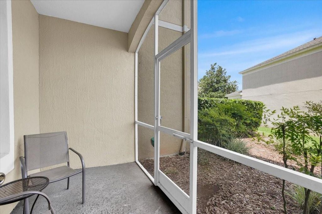 Image 10 of property listing at 2307 SILVER PALM DRIVE 102, Kissimmee, FL 34747