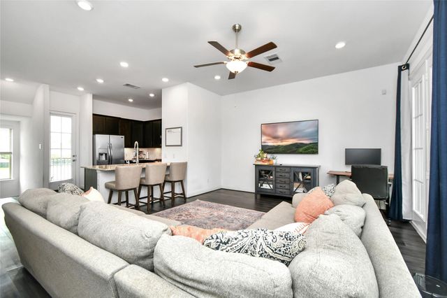 11012 Mikula Drive, Houston, TX 77043