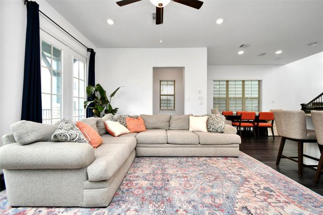 11012 Mikula Drive, Houston, TX 77043