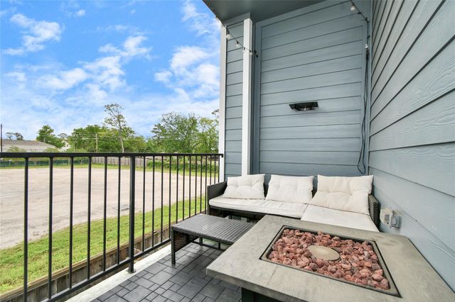 11012 Mikula Drive, Houston, TX 77043