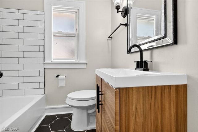 3615 W 147th Street, Cleveland, OH 44111