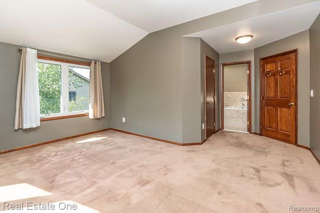 5129 Highmount Drive, Troy, MI 48098