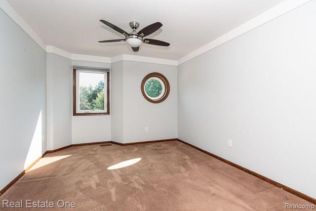 5129 Highmount Drive, Troy, MI 48098