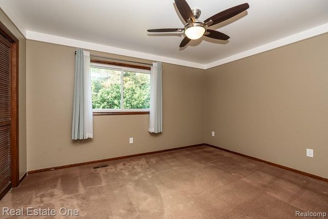 5129 Highmount Drive, Troy, MI 48098