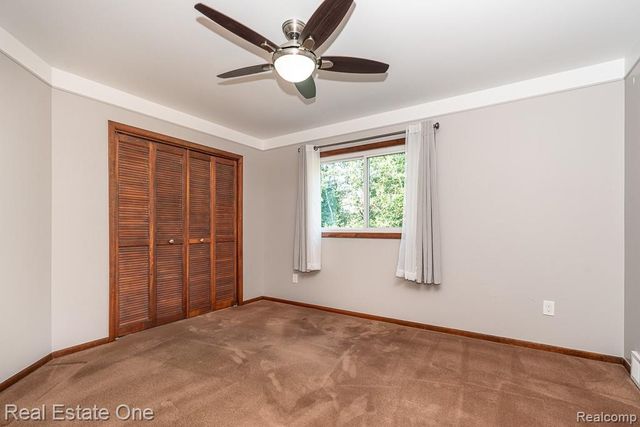 5129 Highmount Drive, Troy, MI 48098