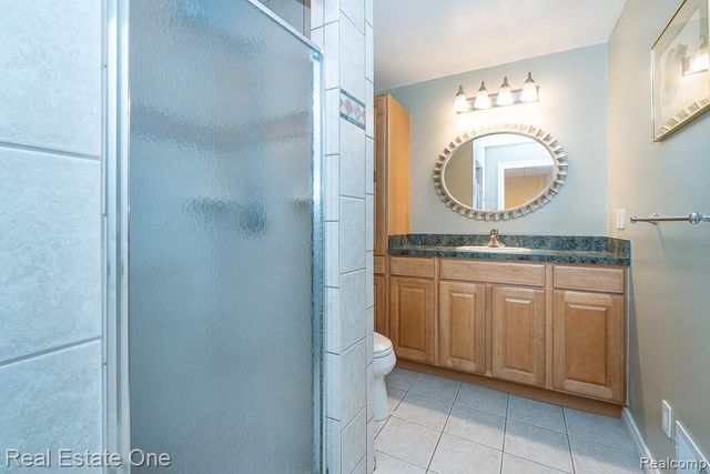 5129 Highmount Drive, Troy, MI 48098