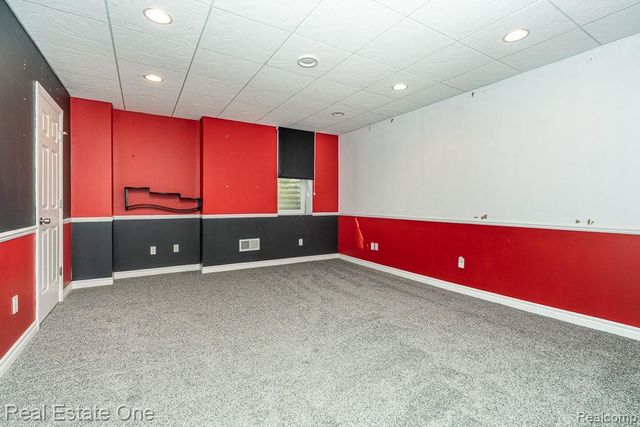 5129 Highmount Drive, Troy, MI 48098