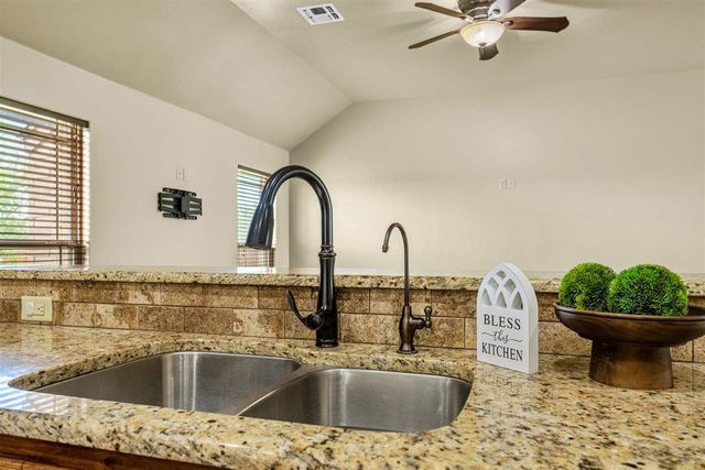 12091 NE Keeney Rd, Elgin, OK 73538