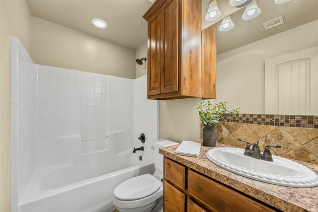 12091 NE Keeney Rd, Elgin, OK 73538