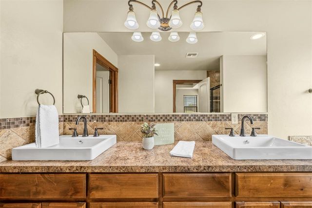 12091 NE Keeney Rd, Elgin, OK 73538