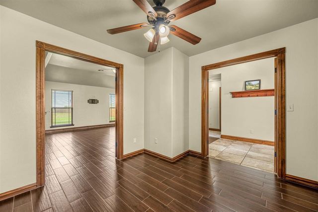 12091 NE Keeney Rd, Elgin, OK 73538