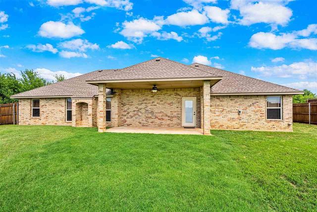 12091 NE Keeney Rd, Elgin, OK 73538