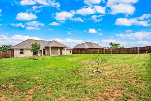 12091 NE Keeney Rd, Elgin, OK 73538