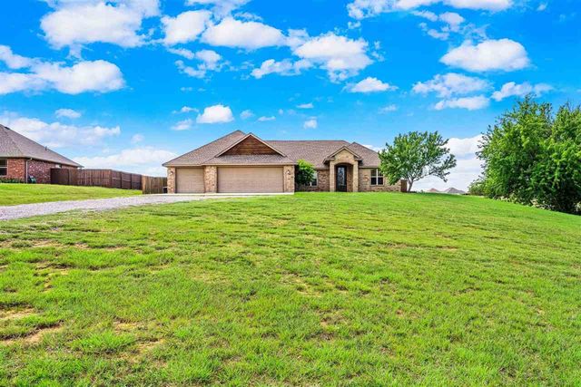 12091 NE Keeney Rd, Elgin, OK 73538