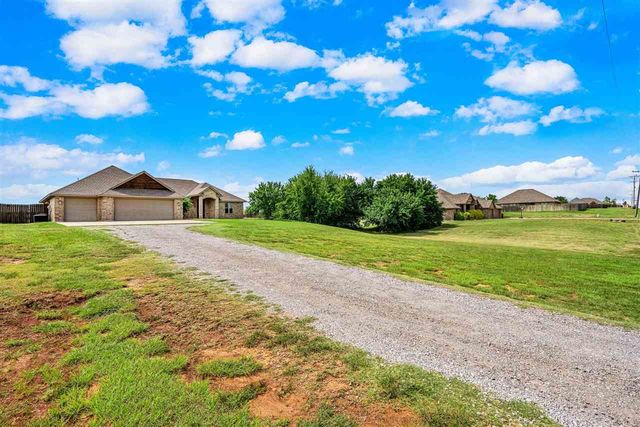 12091 NE Keeney Rd, Elgin, OK 73538