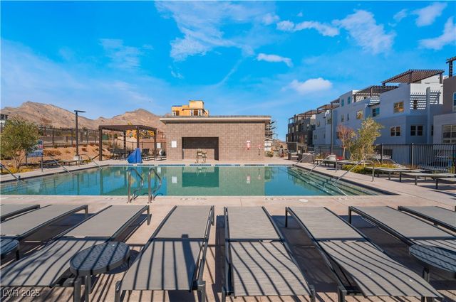 654 Fortis Creek Street, Las Vegas, NV 89138