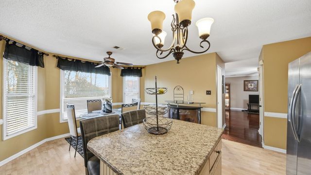 8882 CHIMNEYROCK BLVD, Cordova, TN 38016