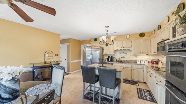 8882 CHIMNEYROCK BLVD, Cordova, TN 38016