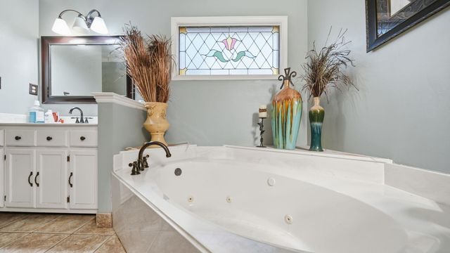 8882 CHIMNEYROCK BLVD, Cordova, TN 38016