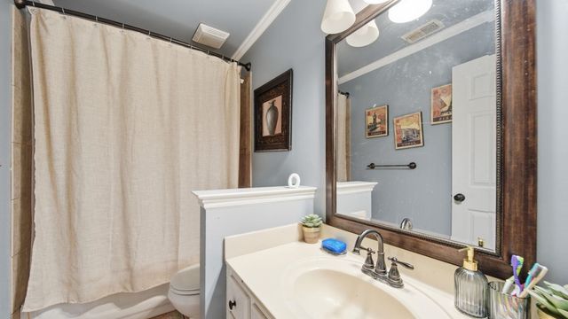 8882 CHIMNEYROCK BLVD, Cordova, TN 38016