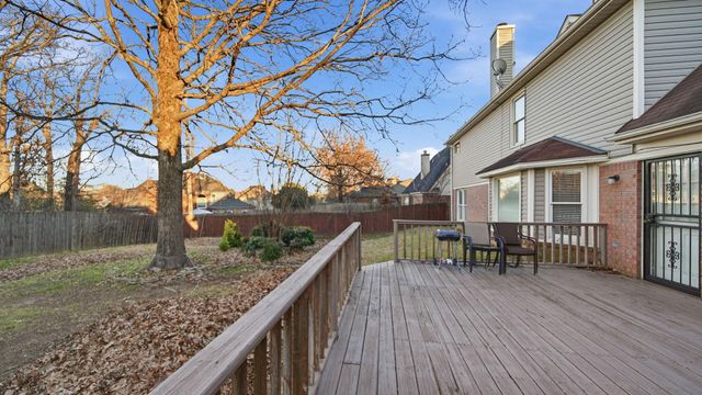 8882 CHIMNEYROCK BLVD, Cordova, TN 38016