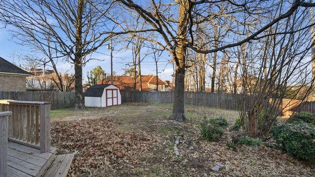 8882 CHIMNEYROCK BLVD, Cordova, TN 38016