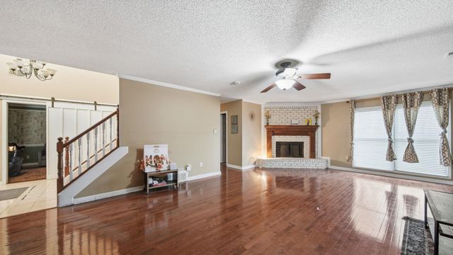 8882 CHIMNEYROCK BLVD, Cordova, TN 38016