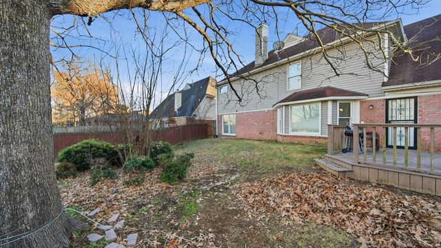 8882 CHIMNEYROCK BLVD, Cordova, TN 38016