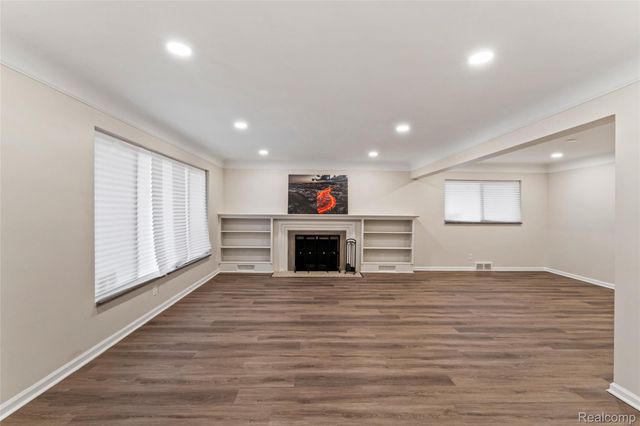 19300 Greydale Avenue, Detroit, MI 48219