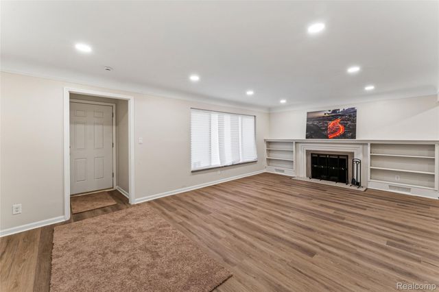 19300 Greydale Avenue, Detroit, MI 48219