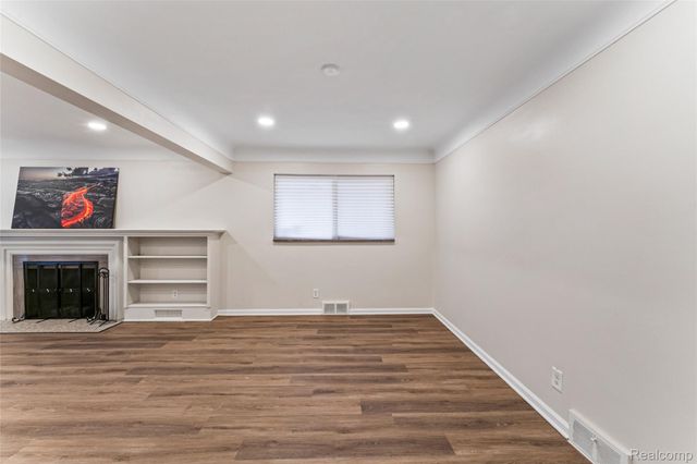 19300 Greydale Avenue, Detroit, MI 48219