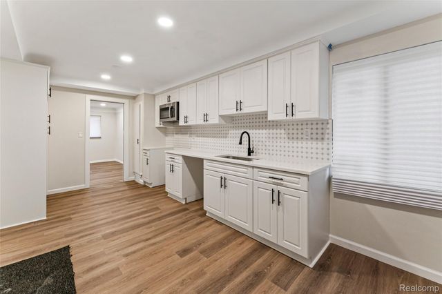 19300 Greydale Avenue, Detroit, MI 48219